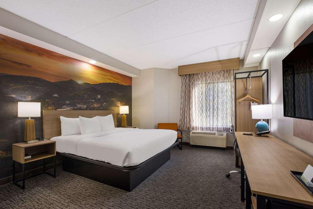 Clarion Pointe Sevierville-Pigeon Forge Room photo