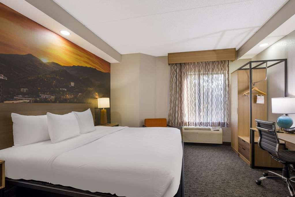 Clarion Pointe Sevierville-Pigeon Forge Room photo