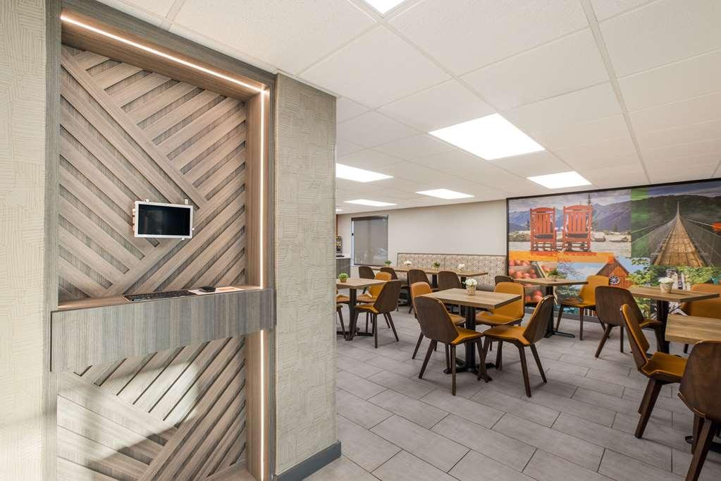 Clarion Pointe Sevierville-Pigeon Forge Restaurant photo