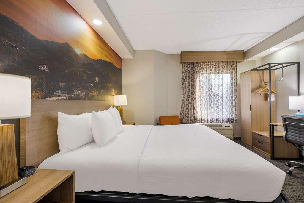 Clarion Pointe Sevierville-Pigeon Forge Room photo