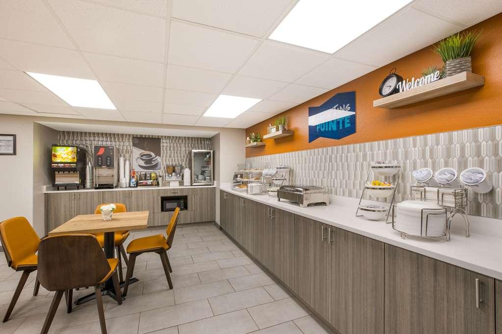 Clarion Pointe Sevierville-Pigeon Forge Restaurant photo