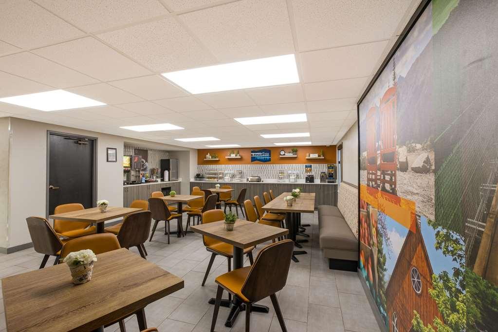 Clarion Pointe Sevierville-Pigeon Forge Restaurant photo
